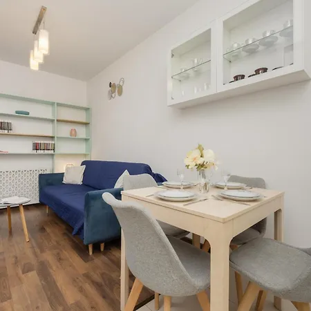 Trzy Zagle - City View With Balcony By Renters شقة